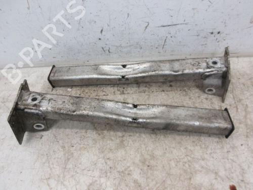 Used Front bumper reinforcement CITROËN C4 I (LC_) 1.6 VTi 120 (120 hp) 30668700
