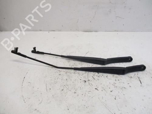 Used Front windshield wiper arm Front windshield wiper arm 37118845 37118845