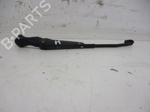 Used Front windshield wiper arm SUBARU IMPREZA Estate (GF) 2.0 i AWD (GF8) (116 hp) 18794131