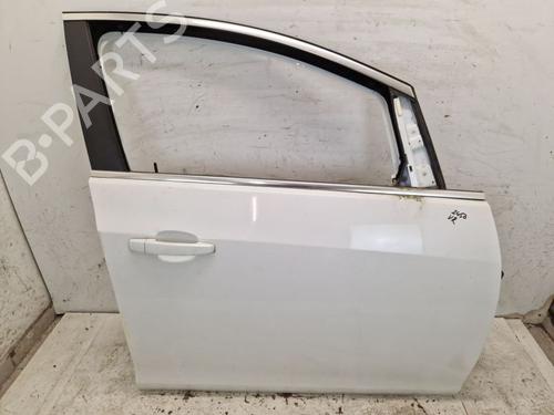 Used Right front door Right front door 31702696 31702696