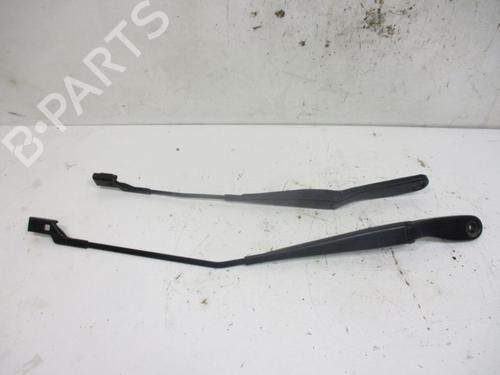 Used Front windshield wiper arm VOLVO V50 (545) 2.4 (170 hp) 18797851