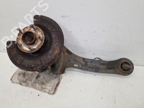 Used Right rear steering knuckle Right rear steering knuckle FORD FOCUS III Turnier 1.0 EcoBoost (125 hp) 39908785 39908785