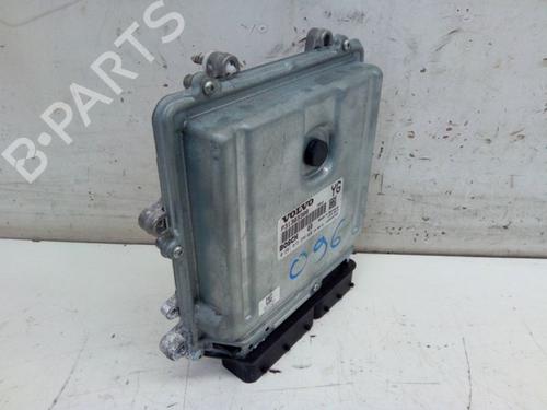 Used Engine control unit (ECU) VOLVO V50 (545) D3 (150 hp) 29102575