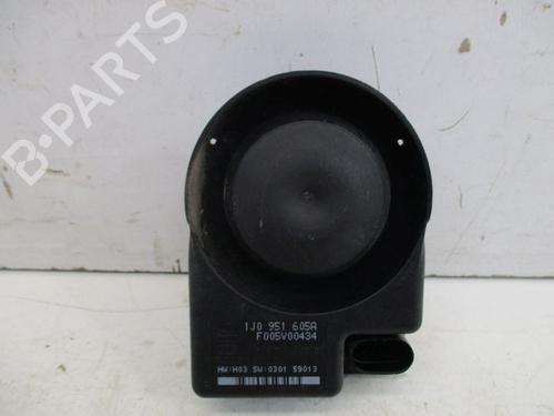 Horn VW TOUAREG (7LA, 7L6, 7L7) 3.2 V6 (241 hp) 25927567