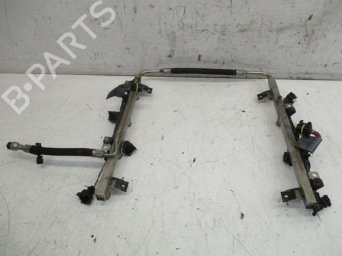 Used Injection rail Injection rail 37125211 37125211
