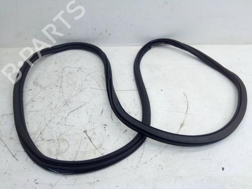 Used Rubber door seal Rubber door seal BMW X5 (G05, F95) xDrive 40 i Mild-Hybrid (381 hp) 34393363 34393363