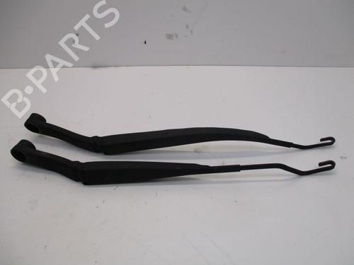 Used Front windshield wiper arm Front windshield wiper arm 37118956 37118956