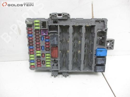 Used Fuse box Fuse box 37105731 37105731