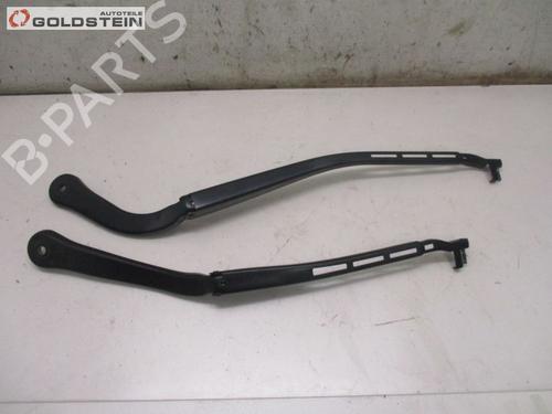 Used Front windshield wiper arm BMW 3 Touring (E91) 320 d (177 hp) 13760643