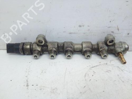 Rail D'Injecteurs OPEL VIVARO A Van (X83) 2.5 DTI (F7) (135 hp) 31701955