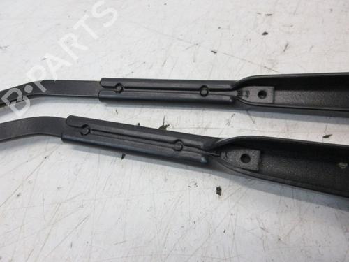 Front windshield wiper arm TOYOTA YARIS (_P21_, _PA1_, _PH1_) 1.5 Hybrid (MXPH10, MXPH11) | BP29099135C143 