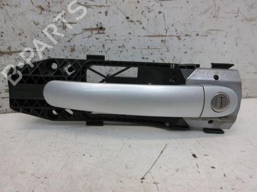 Used Front left exterior door handle Front left exterior door handle 37127411 37127411