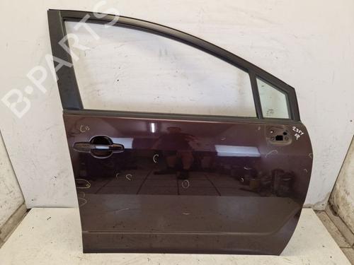 Used Right front door TOYOTA COROLLA Verso (ZER_, ZZE12_, R1_) 2.2 D-4D (AUR10_, AUR10R) (136 hp) 27271209