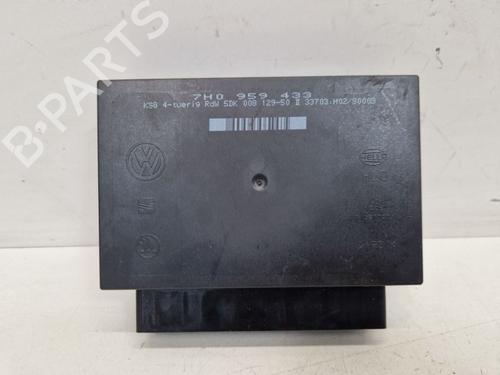 Used Control unit VW TRANSPORTER T5 Bus (7HB, 7HJ, 7EB, 7EJ) 1.9 TDI (105 hp) 32230160