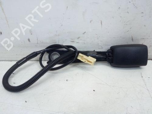 Used Seat buckle TOYOTA AVENSIS Estate (_T27_) 2.2 D-4D (ADT271_, ADT271R) (150 hp) 30435771