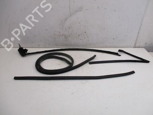 Used Rubber door seal MERCEDES-BENZ SLK (R170) 230 Kompressor (170.447) (193 hp) 29089016