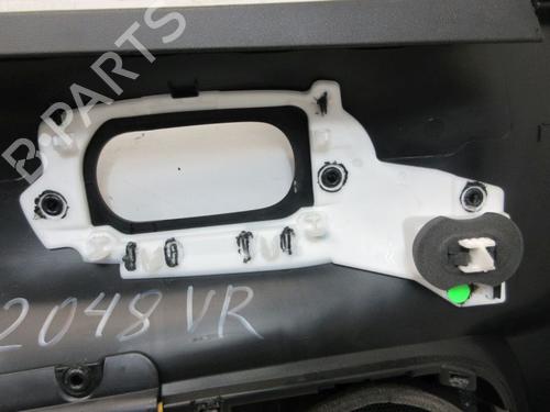 Høyre frontpanel CITROËN C4 CACTUS 1.2 VTi 82 | BP30668524C59