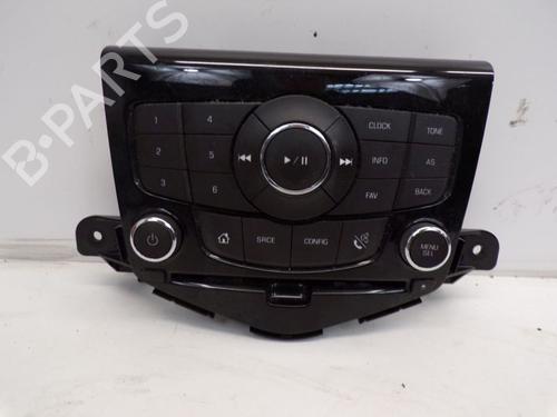 Used Radio CHEVROLET CRUZE (J300) 1.4 (140 hp) 29097072