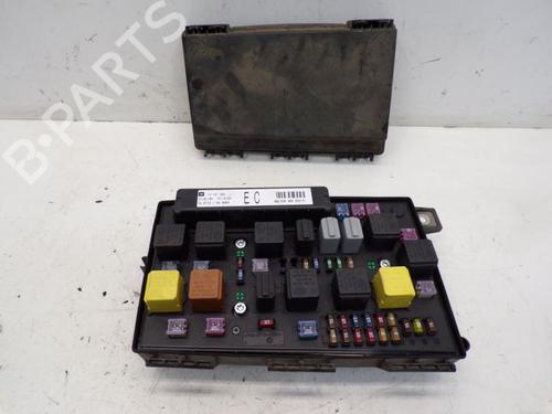 Used Fuse box Fuse box 37120242 37120242