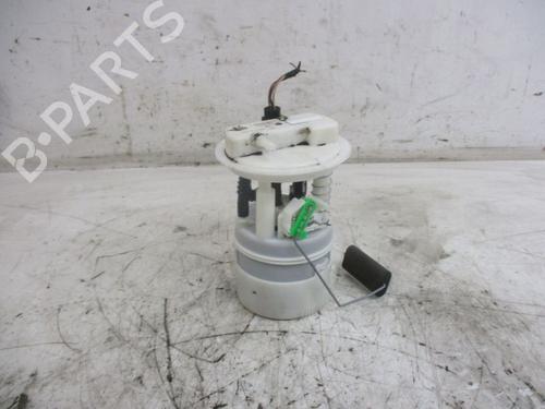 Used Fuel pump DACIA SANDERO 1.2 16V (75 hp) 18797349