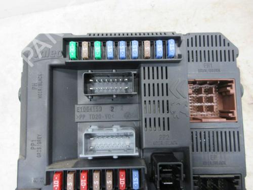 Fuse box CITROËN C4 CACTUS 1.2 VTi 82 | BP38028055E1 - Image 5