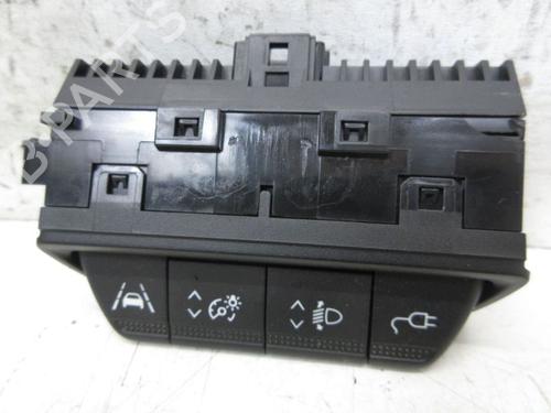 Used Switch RENAULT ZOE Hatchback Van (BFM_) Electric (BFMC, BFMD) (136 hp) 29087009