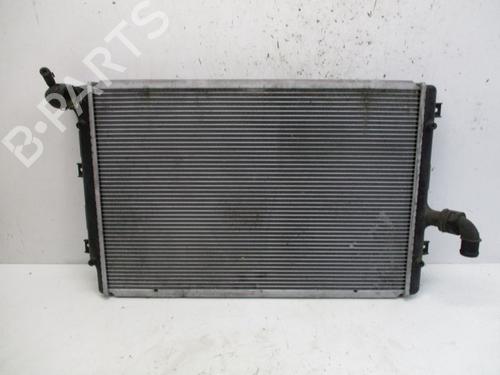 Used Water radiator Water radiator 37118843 37118843