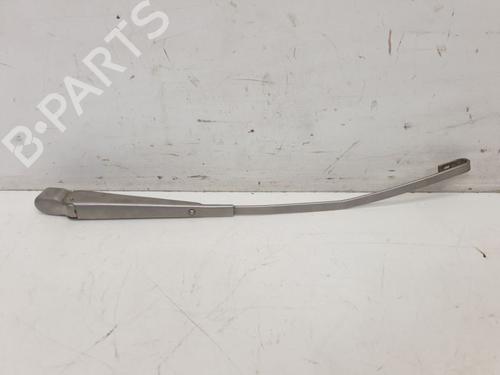 Used Front windshield wiper arm Front windshield wiper arm MERCEDES-BENZ /8 (W115) 230.4 (115.017) (110 hp) 33907946 33907946