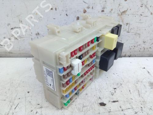 Used Fuse box Fuse box 37136886 37136886