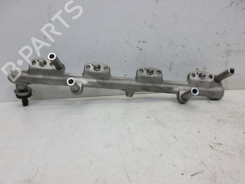 Used Injection rail BMW 5 (G30, F90) 520 i (184 hp) 22430898