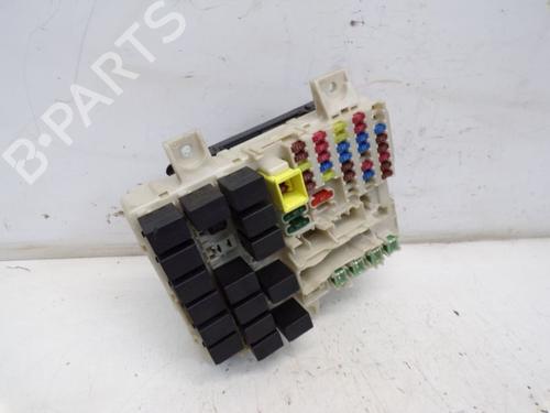 Used Fuse box Fuse box 37131466 37131466