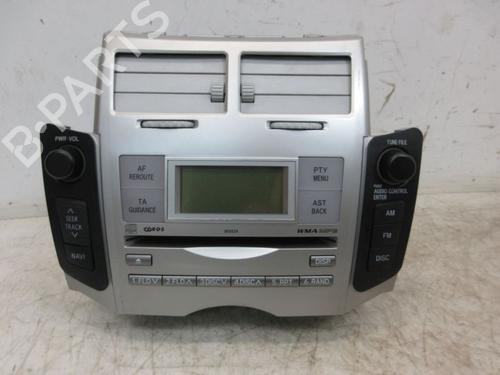 Used Radio TOYOTA YARIS (_P9_) 1.3 VVT-i (SCP90_, SCP90R) (87 hp) 31829590