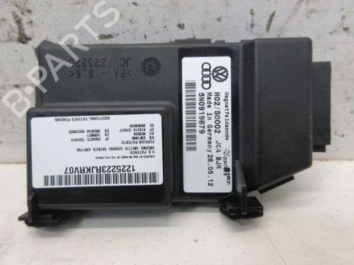 Used Control unit VW GOLF VI Variant (AJ5) 2.0 TDI (140 hp) 29090380