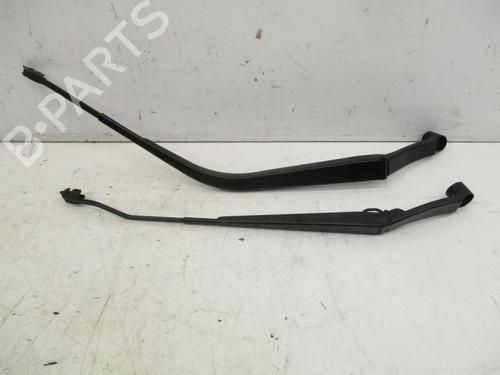 Used Front windshield wiper arm Front windshield wiper arm 37121104 37121104