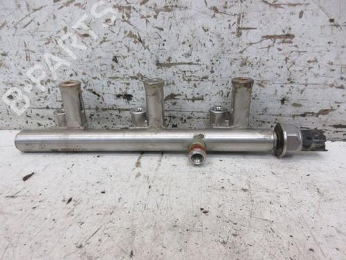 Used Injection rail PEUGEOT 2008 I (CU_) 1.2 THP 110 / PureTech 110 (110 hp) 29094098