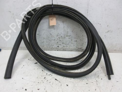 Used Rubber door seal VW TRANSPORTER T5 Bus (7HB, 7HJ, 7EB, 7EJ) 2.5 TDI (130 hp) 19299030