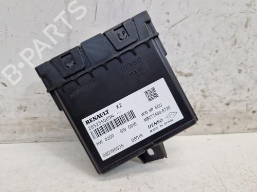 Used Control unit RENAULT ZOE (BFM_) ZOE (BFMD) (109 hp) 29105832
