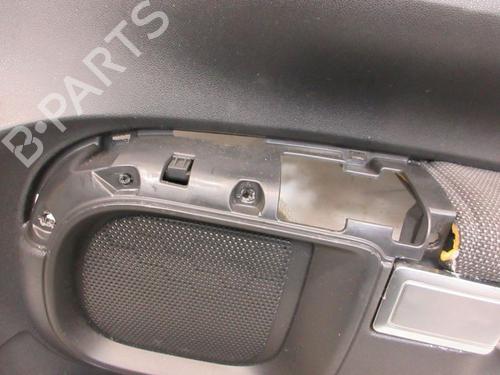 Høyre frontpanel CITROËN C4 CACTUS 1.2 VTi 82 | BP30668524C59