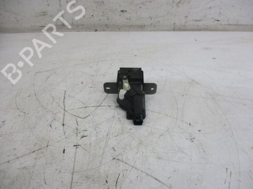 Used Tailgate lock KIA SORENTO I (JC) 3.5 V6 4WD (194 hp) 18797016