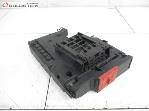 Used Fuse box Fuse box 37107263 37107263