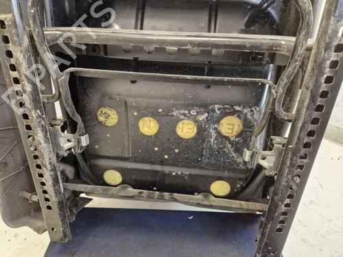 Right front seat VW TRANSPORTER T5 Bus (7HB, 7HJ, 7EB, 7EJ) 2.5 TDI | BP29108134C16