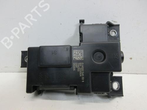 Used Fuse box Fuse box 37132306 37132306