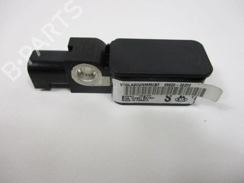 Used Electronic sensor KIA SORENTO I (JC) 3.5 V6 4WD (194 hp) 18796054