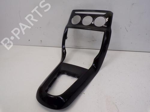 Mittelkonsole CITROËN C3 II (SC_) 1.2 VTi 82 (82 hp) 30667651