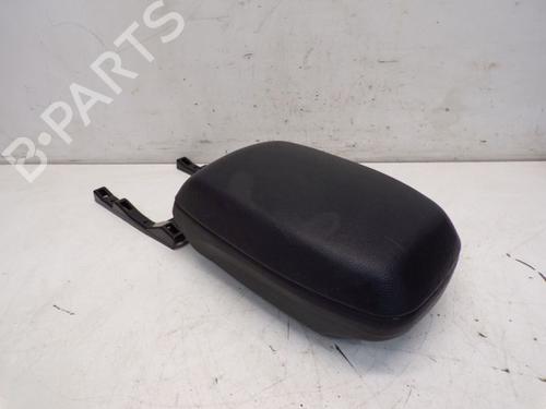 Used Armrest / Center console HYUNDAI i30 (GD) 1.4 (99 hp) 30668850
