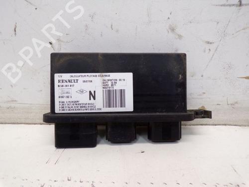 Dør styreenhet RENAULT CLIO III Grandtour (KR0/1_) 1.2 16V (KR02, KR0J) (75 hp) 21137926