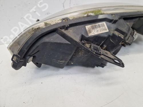 Right headlight RENAULT SCÉNIC III (JZ0/1_) 2.0 dCi (JZ0Y, JZ26) | BP32101160C29