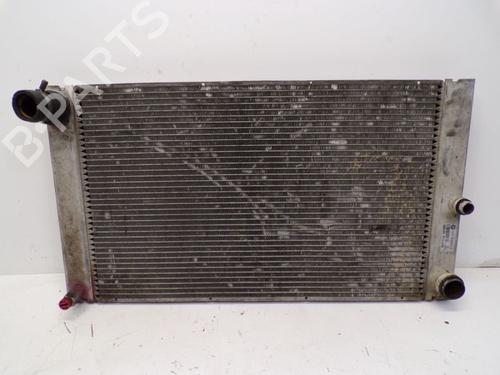 Used Water radiator Water radiator 37117362 37117362