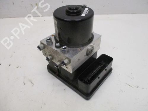 Used Electronic module BMW 1 (E81) 118 d (143 hp) 29083826