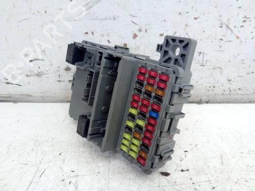 Used Fuse box Fuse box 38506321 38506321